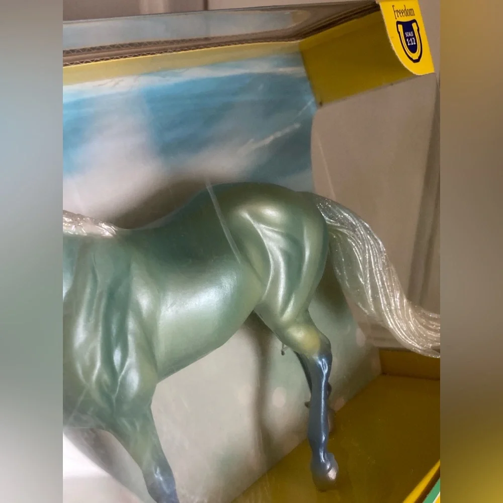 NIB Sealed Breyer Le Mer Aquamarine Blue Opalescent Unicorn of the Sea - Picture 7 of 7